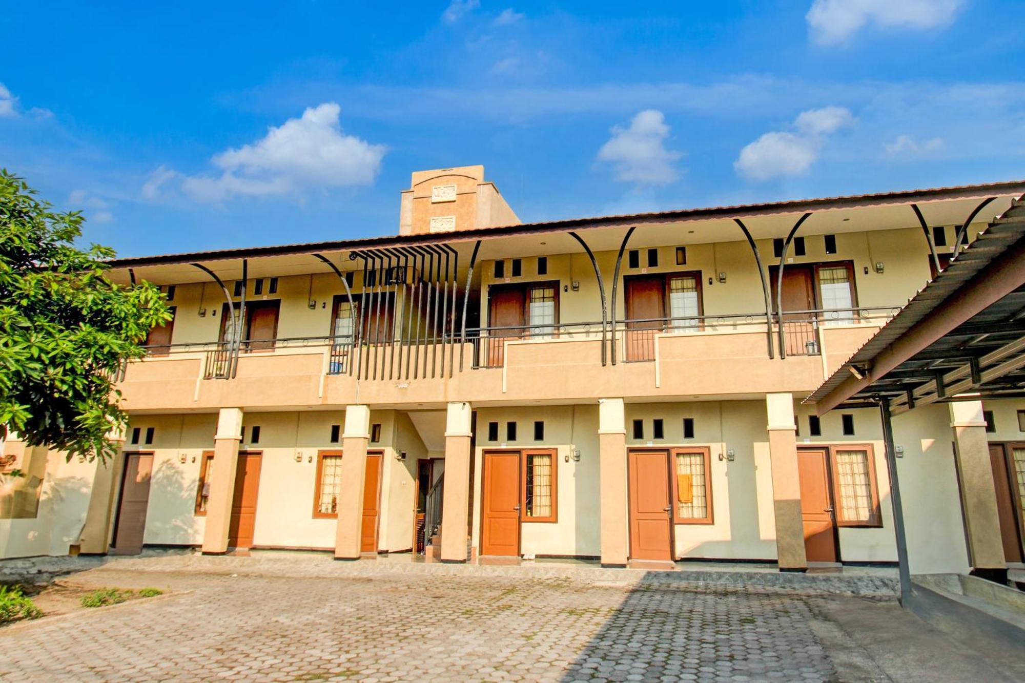 Oyo Life 93284 Kos Cendana Raya Ξενοδοχείο Ματαράμ Εξωτερικό φωτογραφία