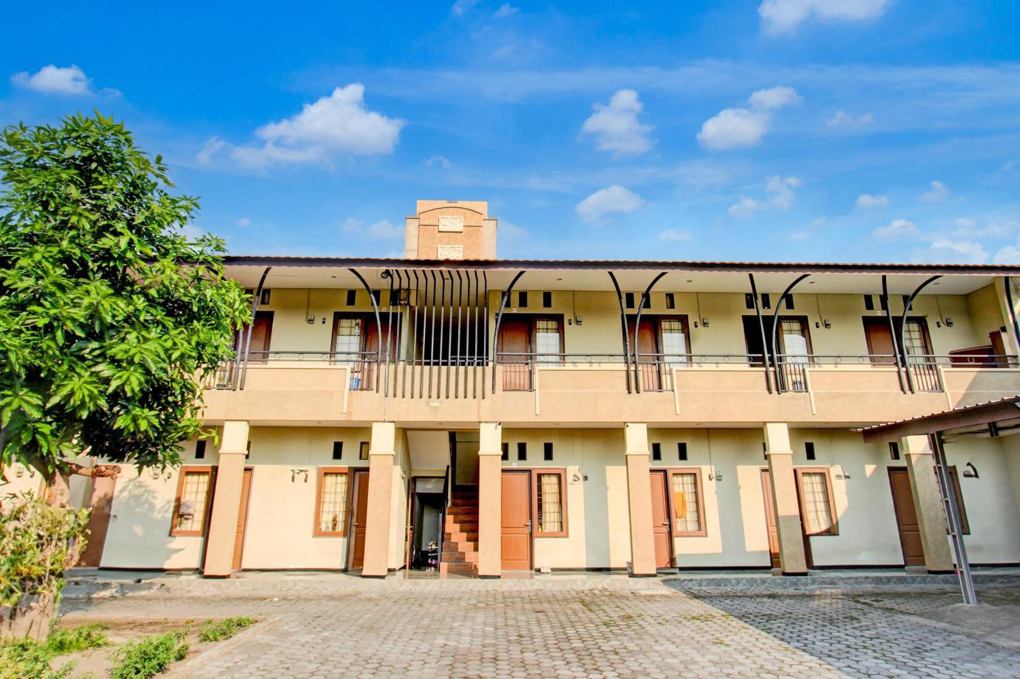 Oyo Life 93284 Kos Cendana Raya Ξενοδοχείο Ματαράμ Εξωτερικό φωτογραφία